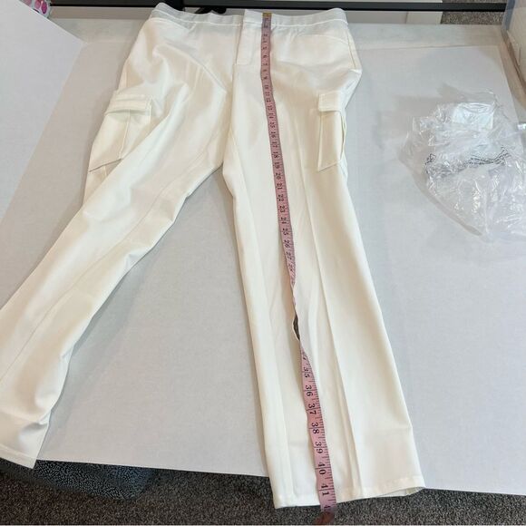 New Isaac Mizrahi! Tall 24/7 Stretch Cargo Ankle Pants in White | Size Tall 16 - Picture 9 of 10